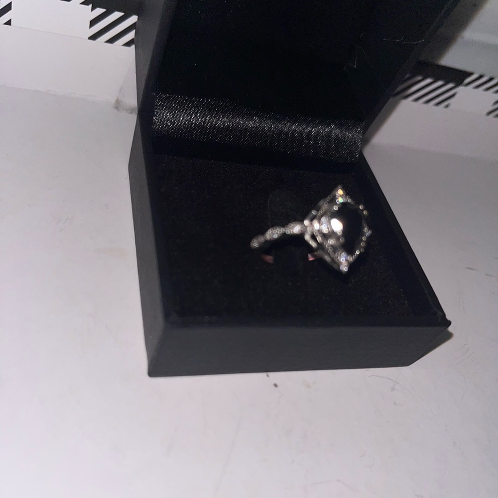 Drip Doctors Black Pear Halo Ring with Pavé Split Shank - Picture 5 of 10